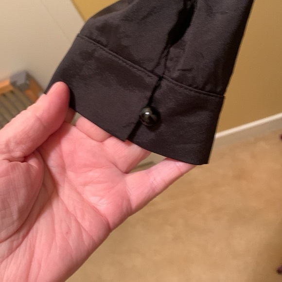 V collar Loop button dress down shirt - Picture 4 of 8